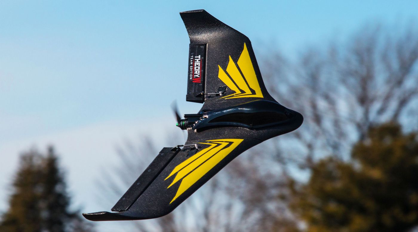 Blade BLH03045 - Theory Type W Team Edition BNF Basic, 760mm 