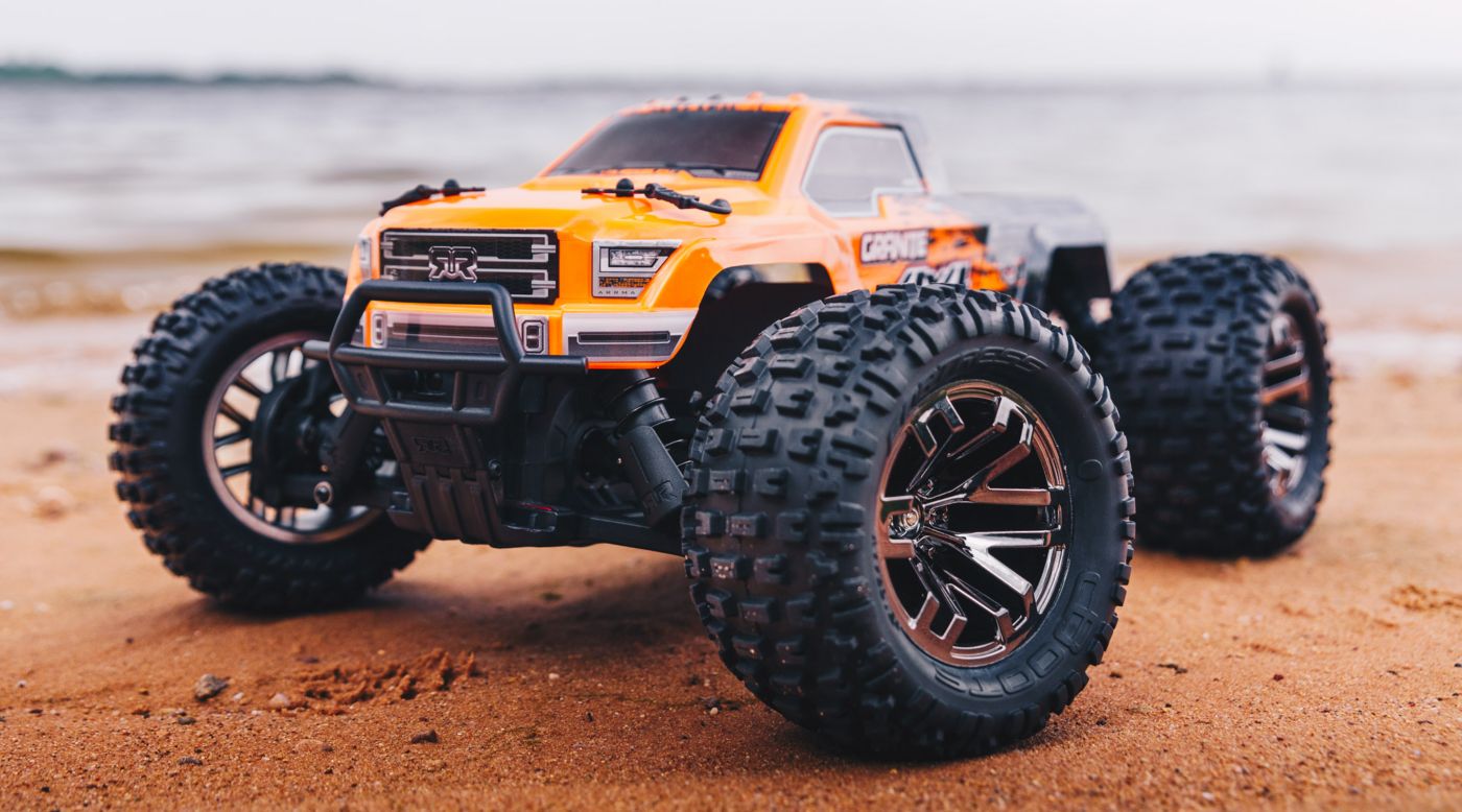 Arrma 102666 - 1/10 GRANITE 3S BLX 4WD Brushless Monster Truck RTR, Orange/Black