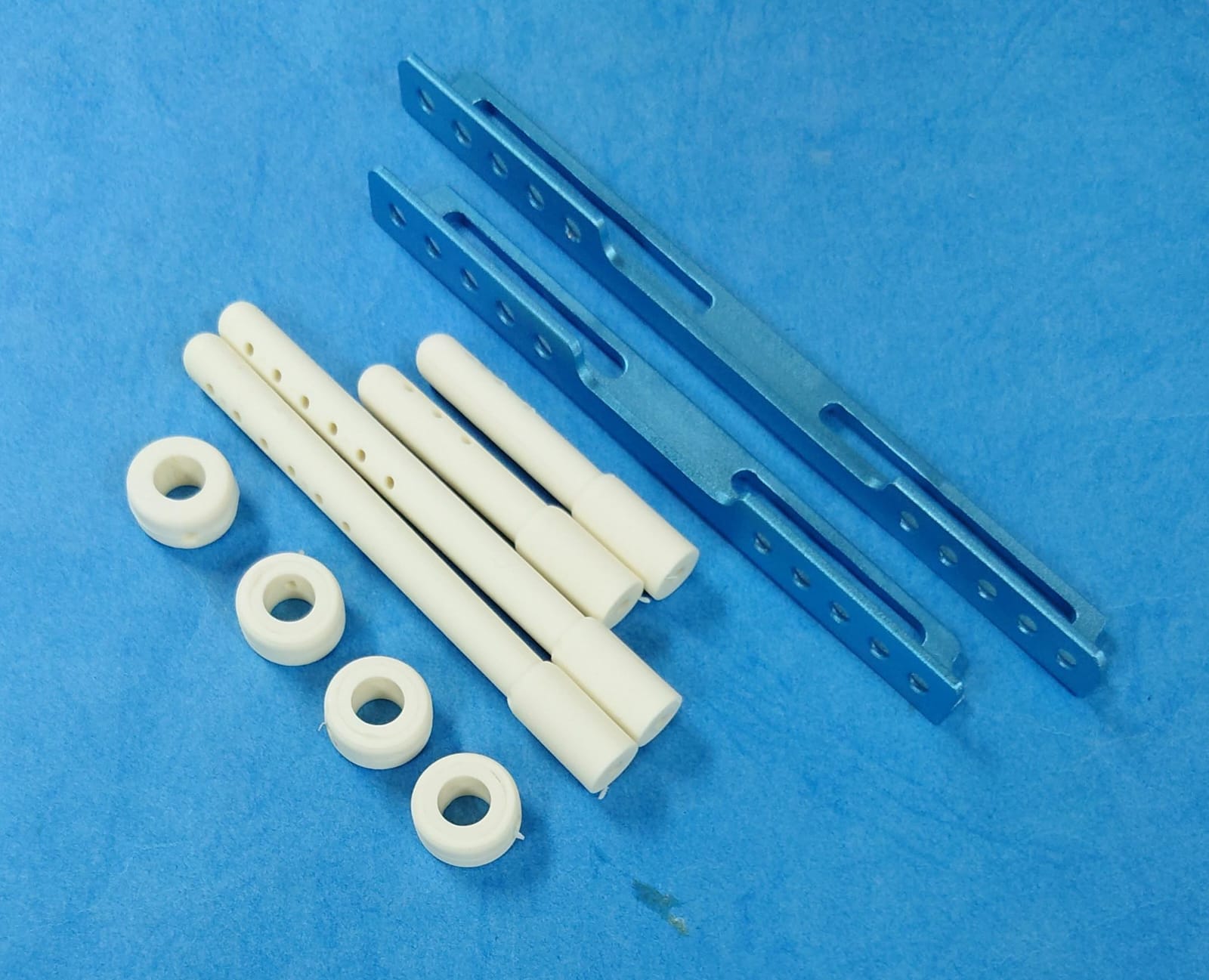 Jet Racing BP-01B - Alum Body Mount + Plastic Body Posts, Blue