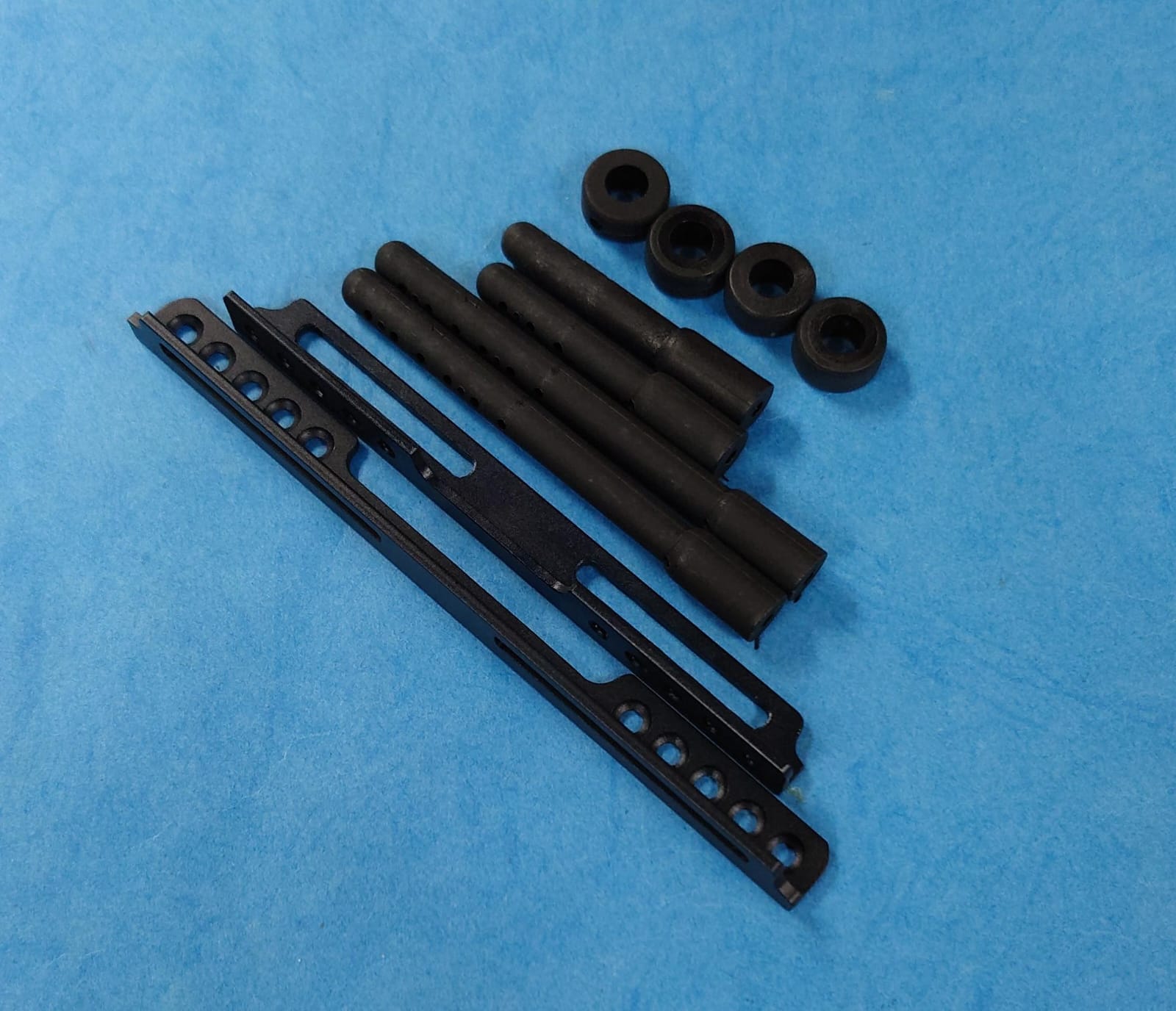 Jet Racing BP-01BK - Alum Body Mount + Plastic Body Posts, Black