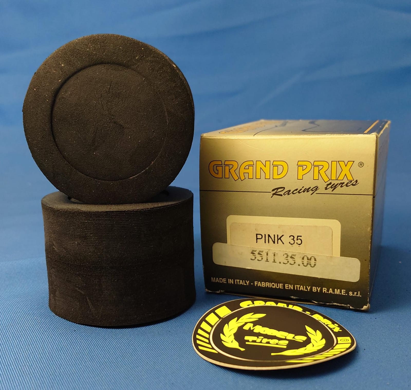 Grand Prix 5511.35.00 - 1/10 Rear Sponge Tire Pink 35