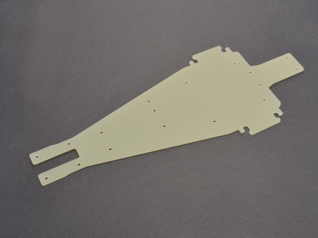 Schumacher U7211 - Fibreglass Chassis (CAT XLS)